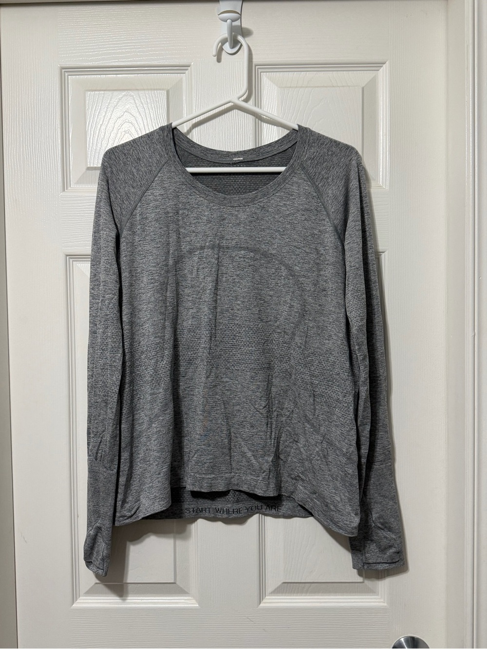 Lululemon athletica relaxed swiftly long sleeve size 14 euc